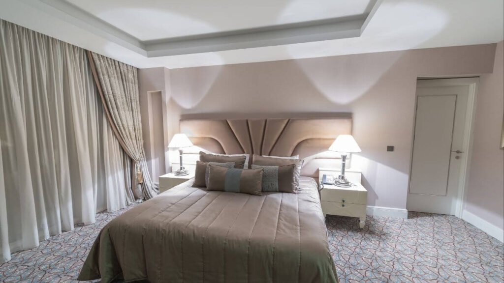 Benefícios de Investir em um Quarto de Casal Decorado